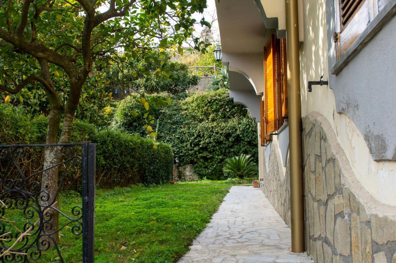 Villa Dei Fiori - Exclusive Villa With Garden In Sorrento Coast วีโกเอเกวนเซ ภายนอก รูปภาพ