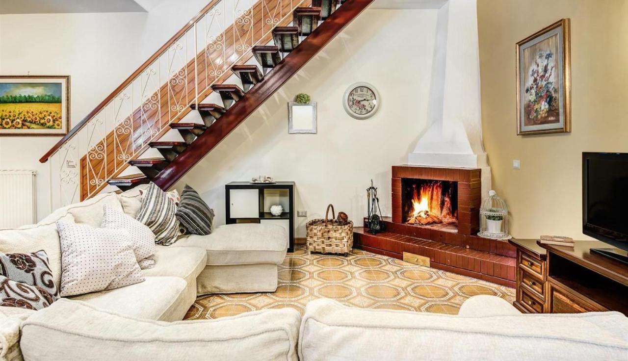 Villa Dei Fiori - Exclusive Villa With Garden In Sorrento Coast วีโกเอเกวนเซ ภายนอก รูปภาพ